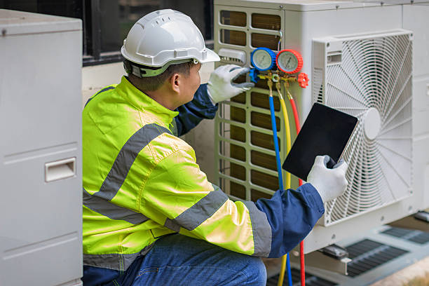 Professional Ac Installation technician working in Long Beach, CA